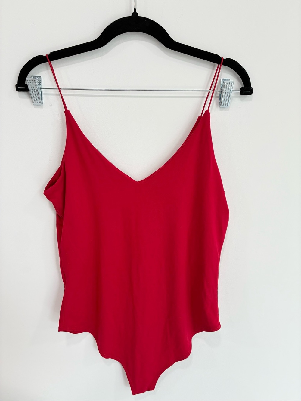 gaze Red V-Neck Spaghetti Strap Bodysuit